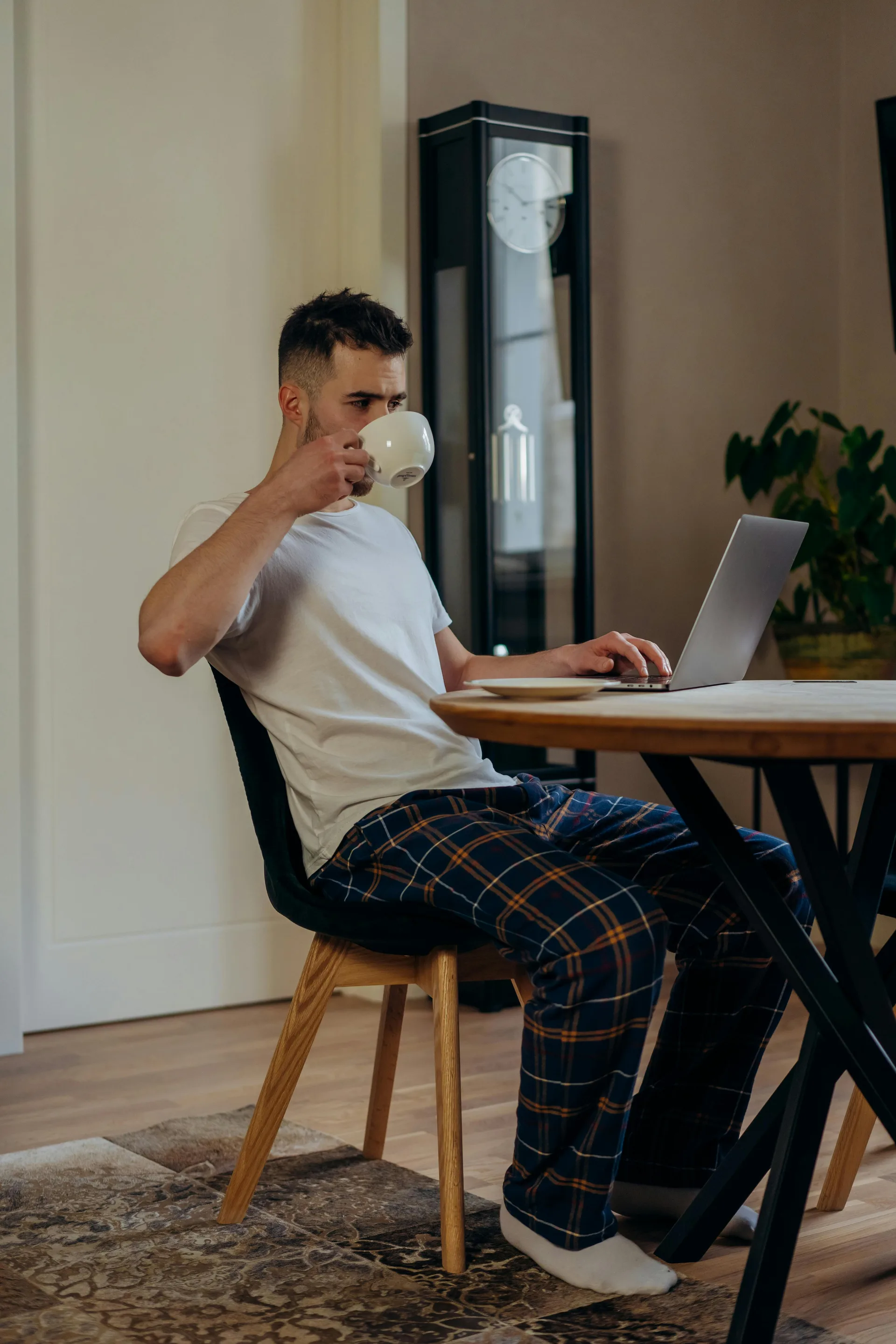 The Real Problem With Freelance Graphic Designers (And What Scaling GTA Businesses Do Instead)